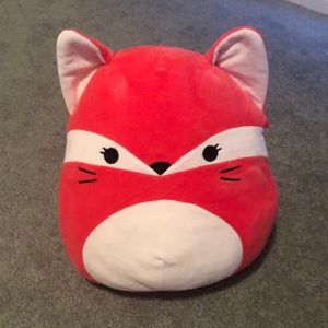 Fifi Squishmallow